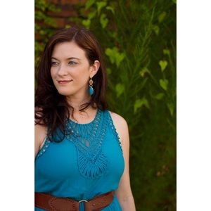 𝒯 𝑒 𝒶 𝓁 | 𝒜𝓃𝓉𝒽𝓇𝑜 𝑀𝒶𝓍𝒾 𝒟𝓇𝑒𝓈𝓈